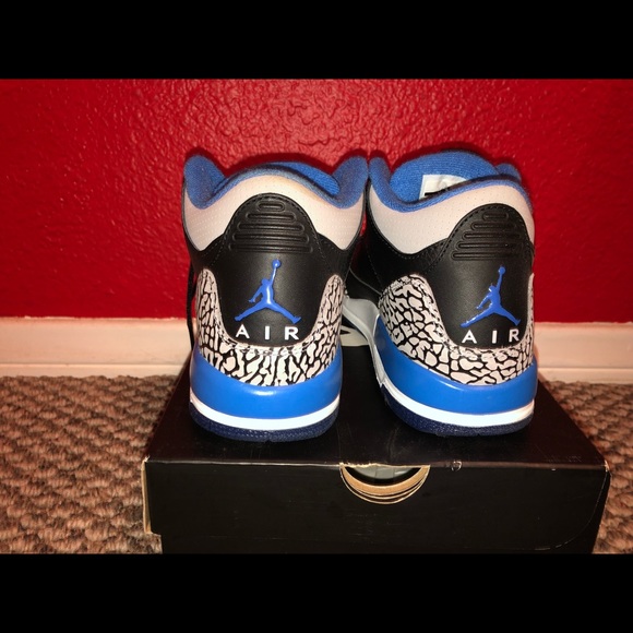 Jordan 3 Retro BG Sz 5 youth - Picture 4 of 5